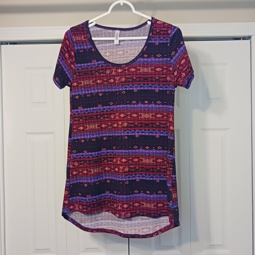 #182 3/$18 - Lularoe Purple/Red Short Sleeve Top Size XS